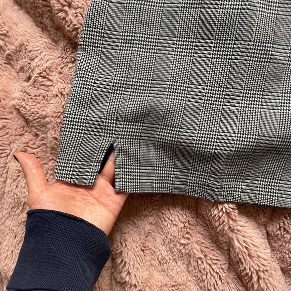 Brandy Melville plaid skirt - Picture 3 of 3